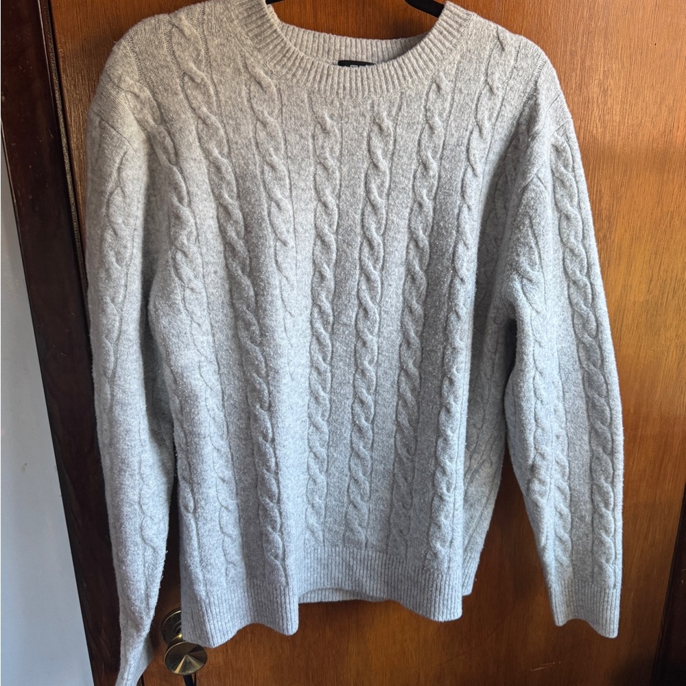 Uniqlo Light Gray Cable Knit Crewneck Sweater